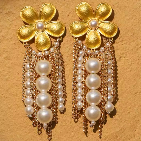 Flower Chains & Pearls